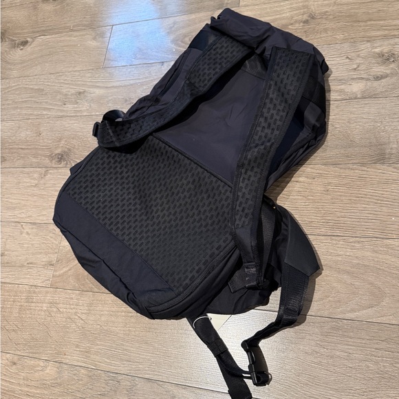 LAB Expandable Backpack - Picture 3 of 4